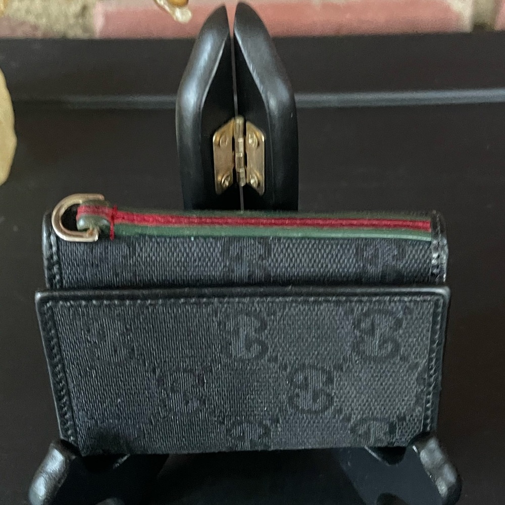 🔥Preowned🔥Gucci  🔥black canvas  6 ring key holder🔥